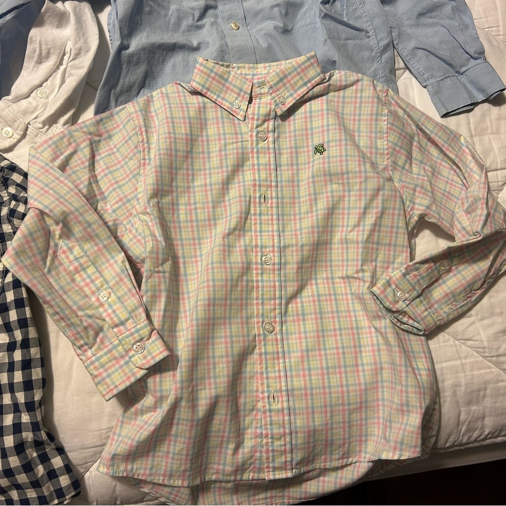 Classic button down! Perfect for Easter and spring